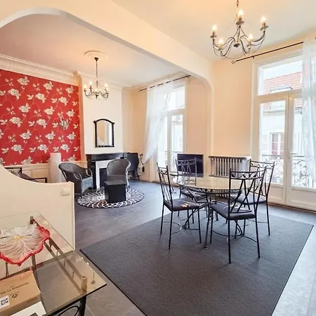 De Charme, Centre Vichy, Thermes Appartement